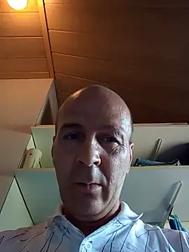 Iulian81 webcam