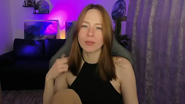 DamnWitchh webcam