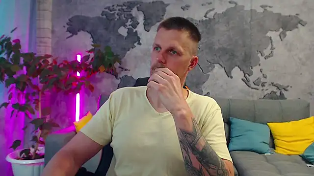 VikingChrisss live cam on StripChat