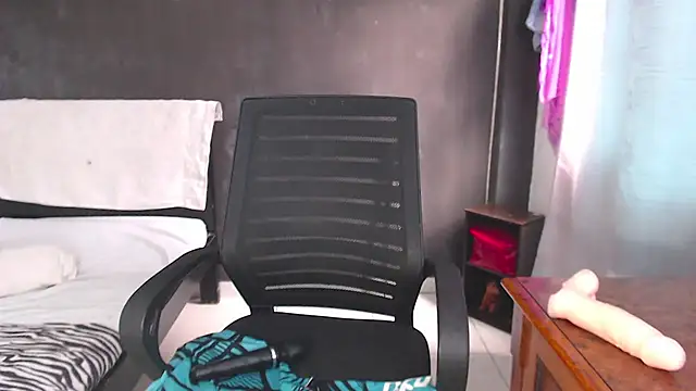 SusanLeroy webcam