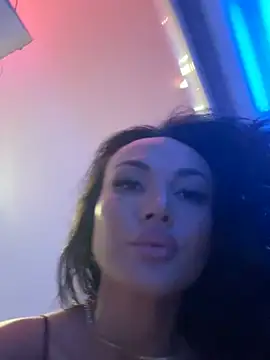 LaraKhaleesi webcam