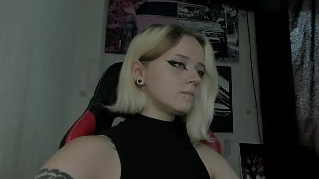 Holy_Mistress_S webcam