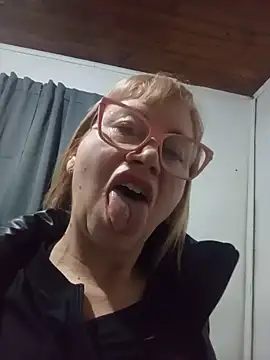 SexyMilf1211 webcam