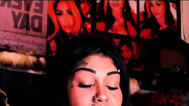 indian_dreamgirl webcam
