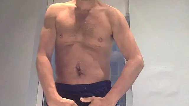 italianstallion81 - ItalianStallion81's free webcam - UK Sex Cams