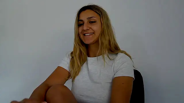 NicolePlay webcam
