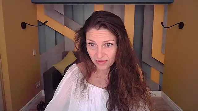 EllaLong webcam