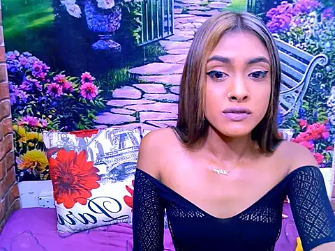 IndianPretty14u2Luv webcam