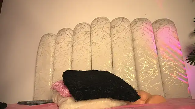 pocahotass_11 webcam