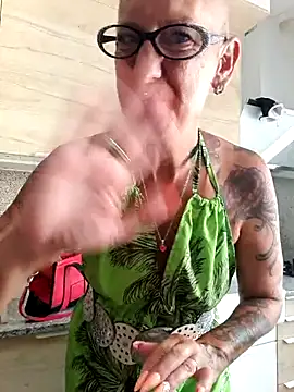 Emma_Milf25 webcam