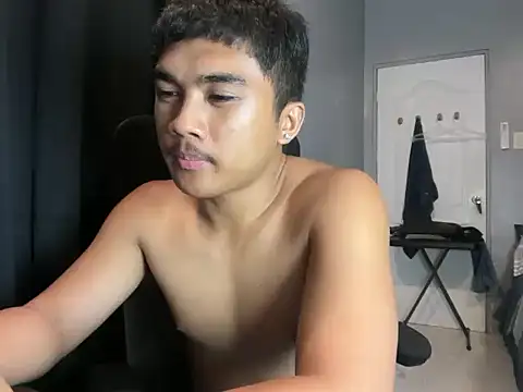pinoyAdrianneXXX webcam