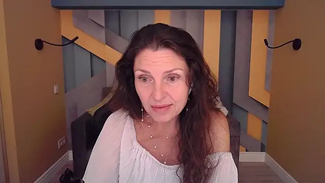 EllaLong webcam