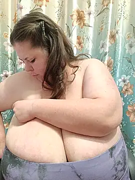 Ginabig live cam on StripChat