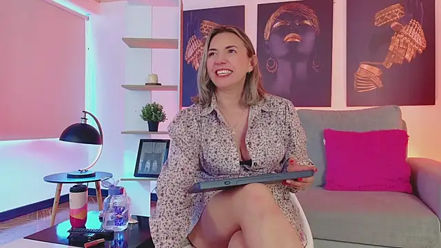 milfsecret69 webcam