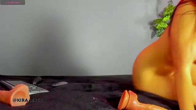 Kira_Exe_ webcam