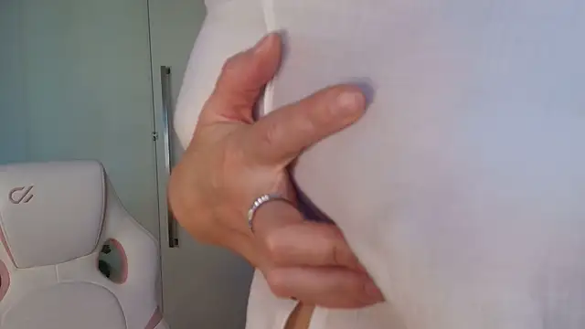 Milf_Tea webcam