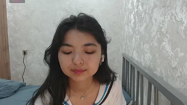 Shy_Kira webcam