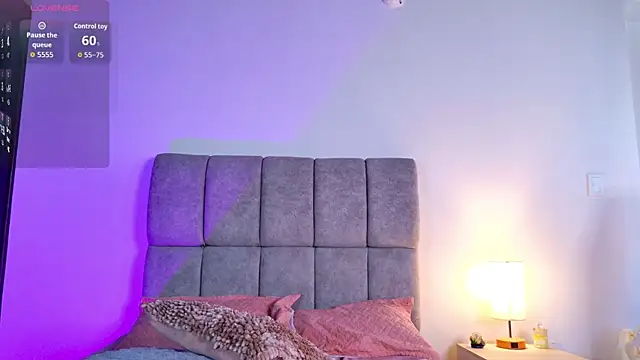 melanie_hills webcam