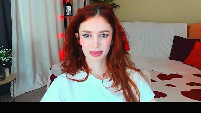 ChristinaConteeree webcam