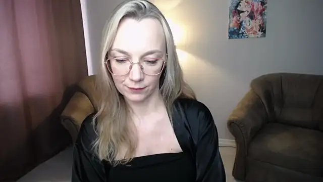 Ava_Elior webcam
