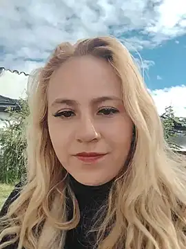 Angeel_white25