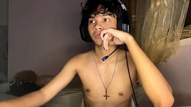 liam_alttwink webcam