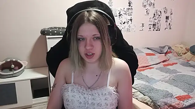 ViolettaCatechini webcam