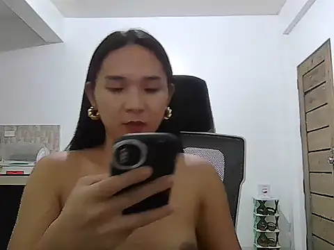 XxSensationSelena18 webcam