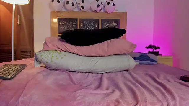 Zoe_sky1 webcam