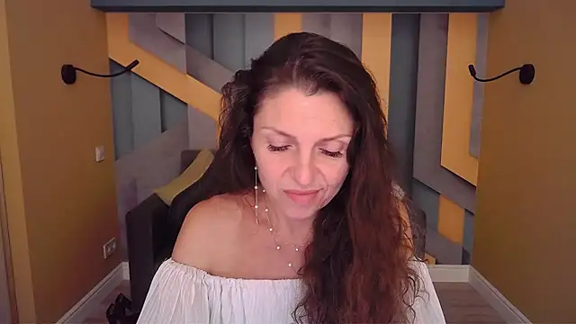 EllaLong webcam
