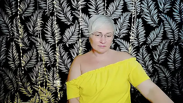 Olivia_playful webcam