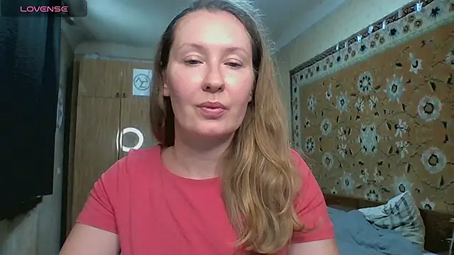 AnnaXLovers live cam on StripChat