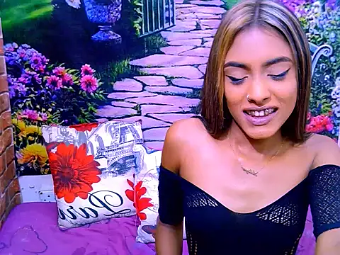 IndianPretty14u2Luv webcam