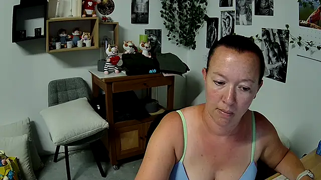 AnyaKrey@xh webcam
