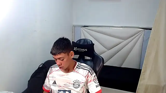 liarr_ (M twink) - naked