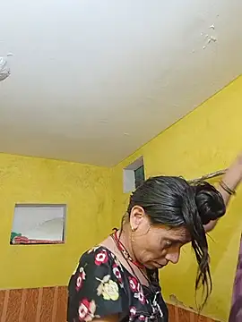 Sexy-Suhani2