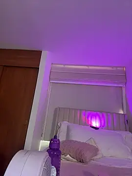 arianareynoldss - ArianaReynoldss's free webcam