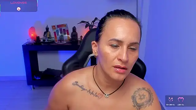 Sara_Charmy webcam