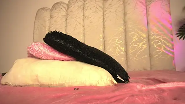 pocahotass_11 webcam