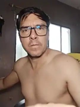 ALEXXXANDRO webcam