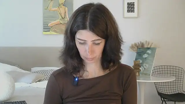 WhiteQueen888 webcam