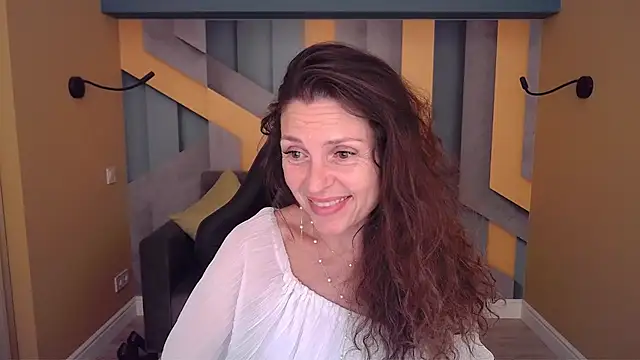 EllaLong webcam