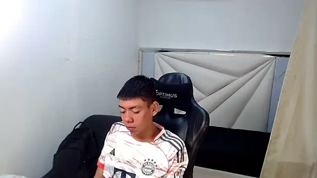 liarr_ (M twink) - naked