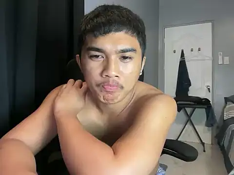 pinoyAdrianneXXX webcam