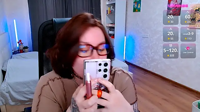 ur_geekgirl webcam