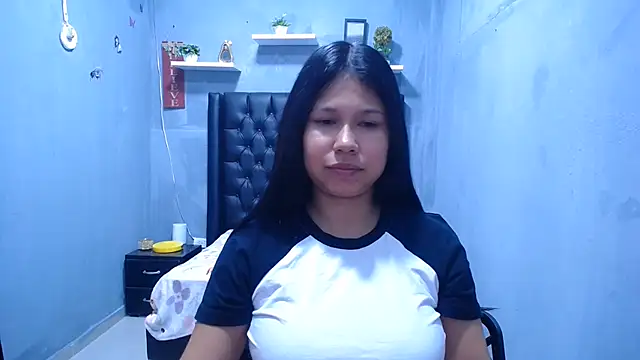 Letty_Plugxo webcam