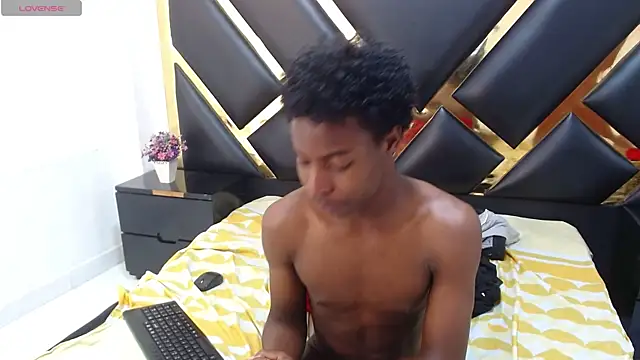 NoahJhonson69 webcam