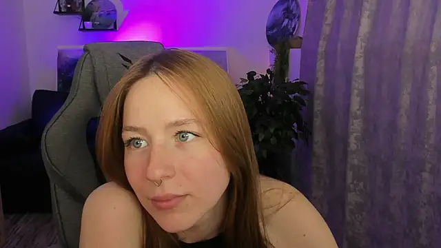 DamnWitchh webcam