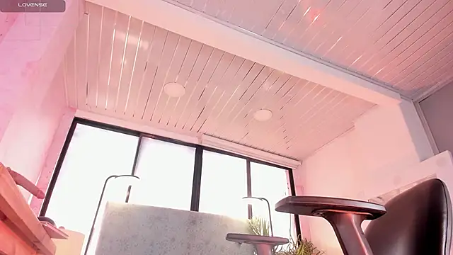 JESSI_NAOMI webcam