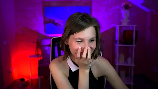 EllaHorton webcam